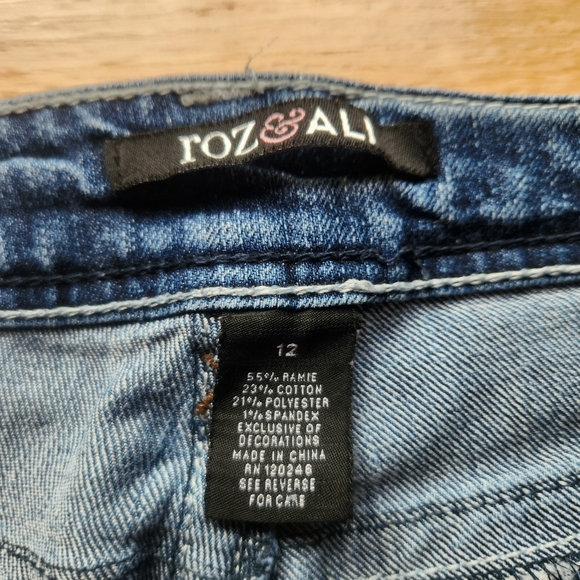 Roz & Ali Jeans - Picture 5 of 12